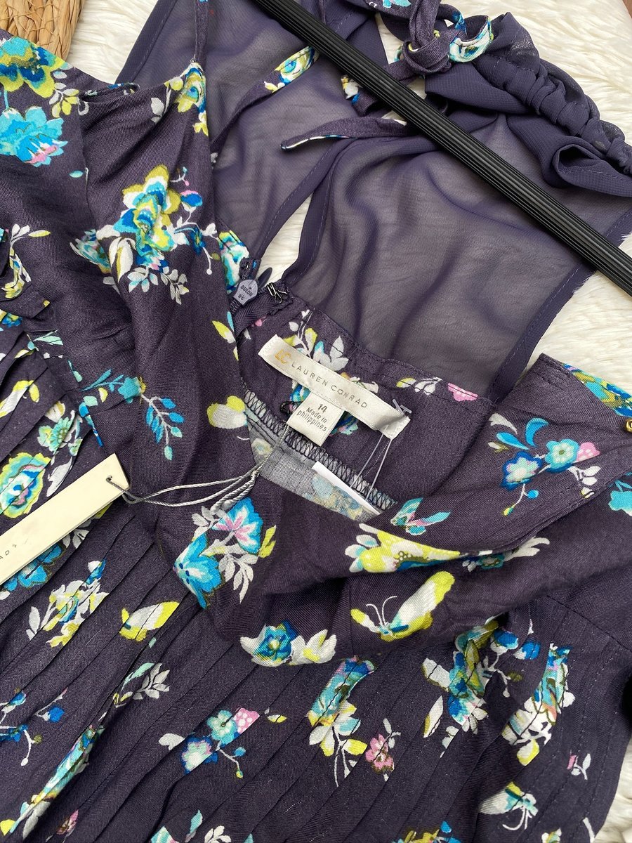 Vestido LC Lauren Conrad morado floreal — miniatura 3