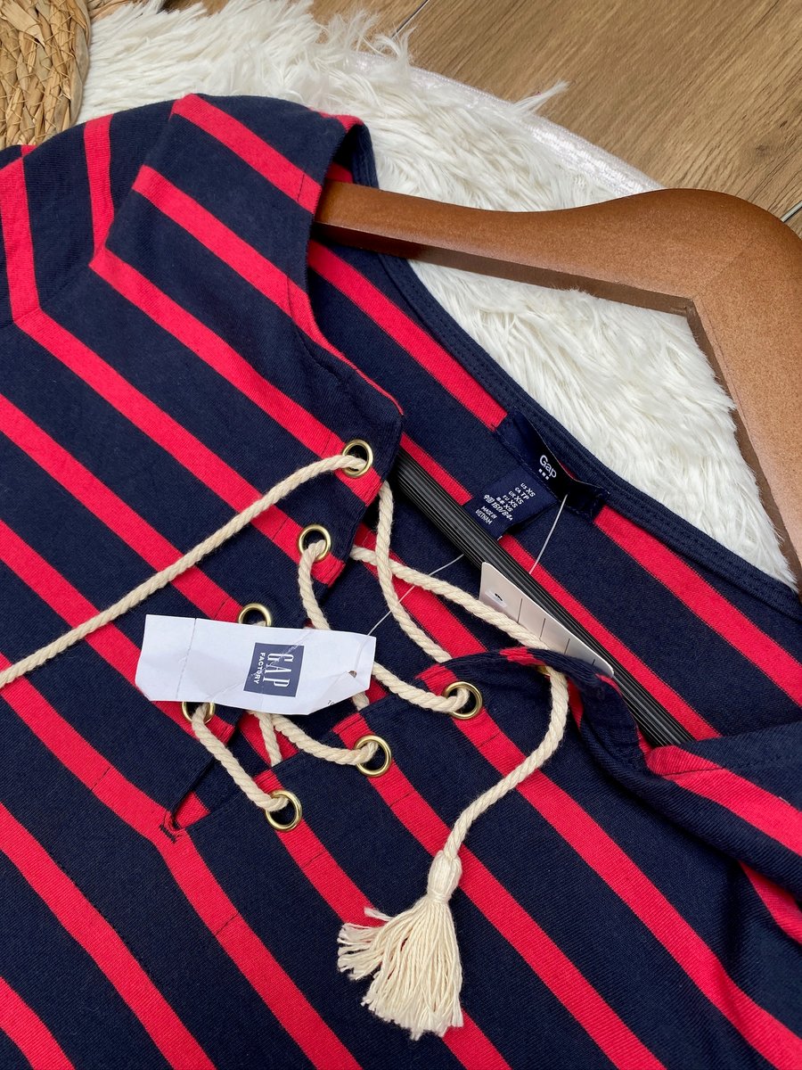 Vestido GAP de diseño de rayas rojas con negro — miniatura 3