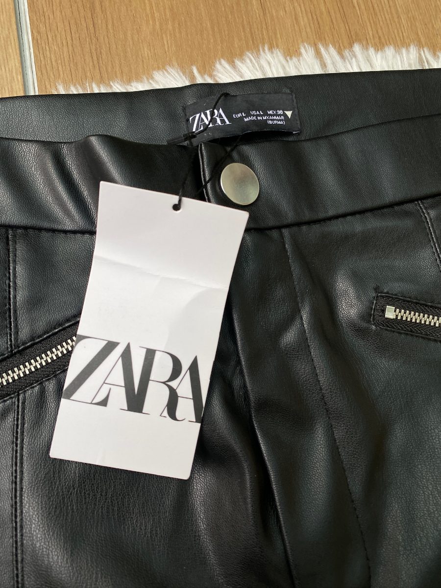 Pantalón ZARA Negro con Cremalleras — miniatura 4
