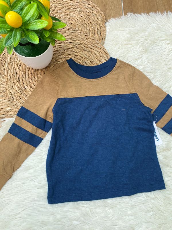 Camiseta OLD NAVY Bicolor Infantil — miniatura 2
