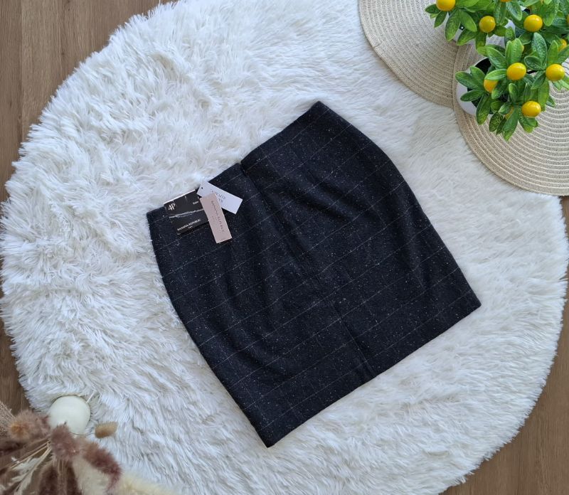 Falda BANANA REPUBLIC Petite Cuadros Ejecutiva — miniatura 2