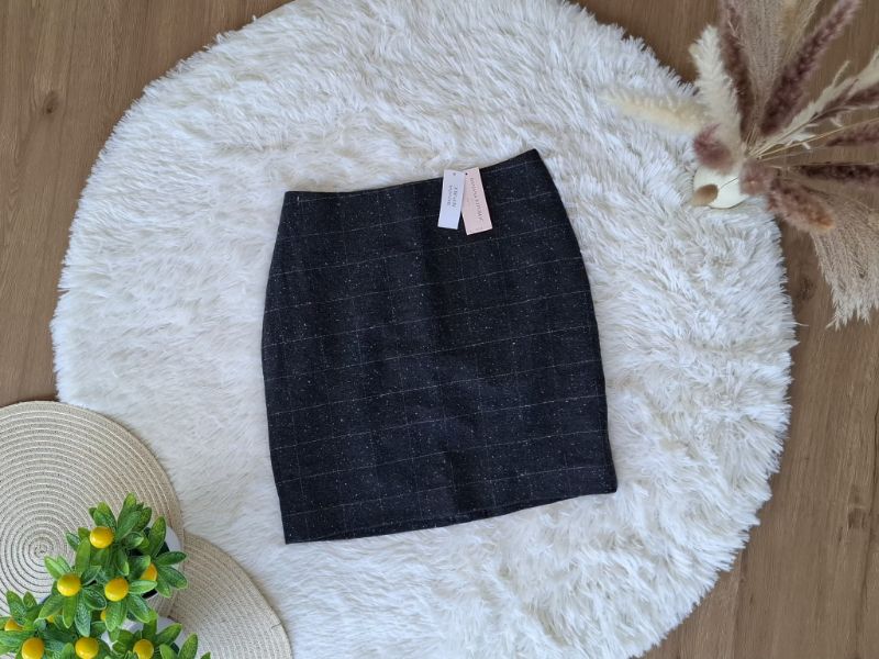 Falda BANANA REPUBLIC Petite Cuadros Ejecutiva — miniatura 4