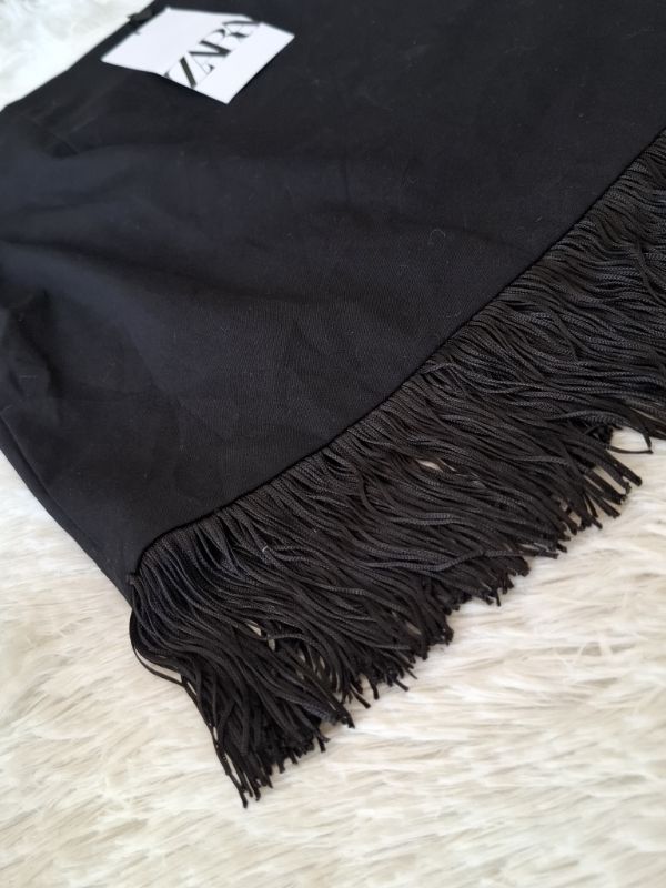 Falda ZARA Negra con Flecos Elegantes — miniatura 5