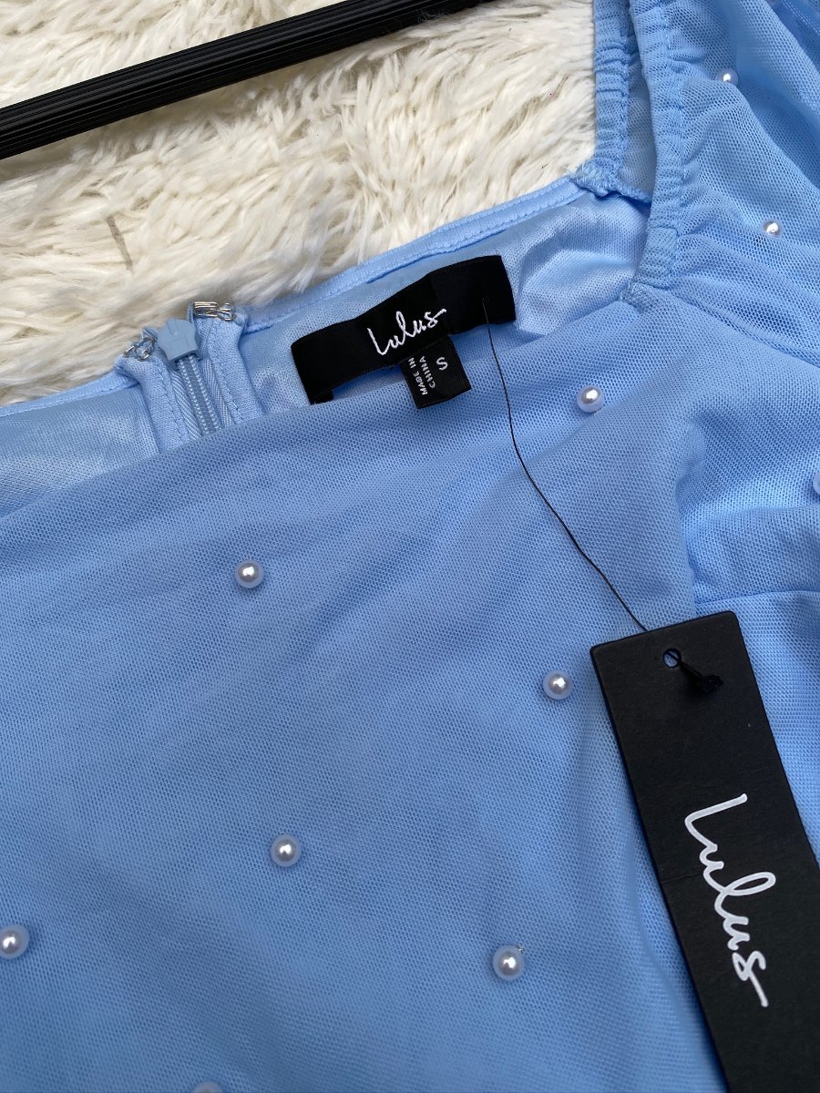 Vestido LULUS Azul Cielo con Perlas — miniatura 4