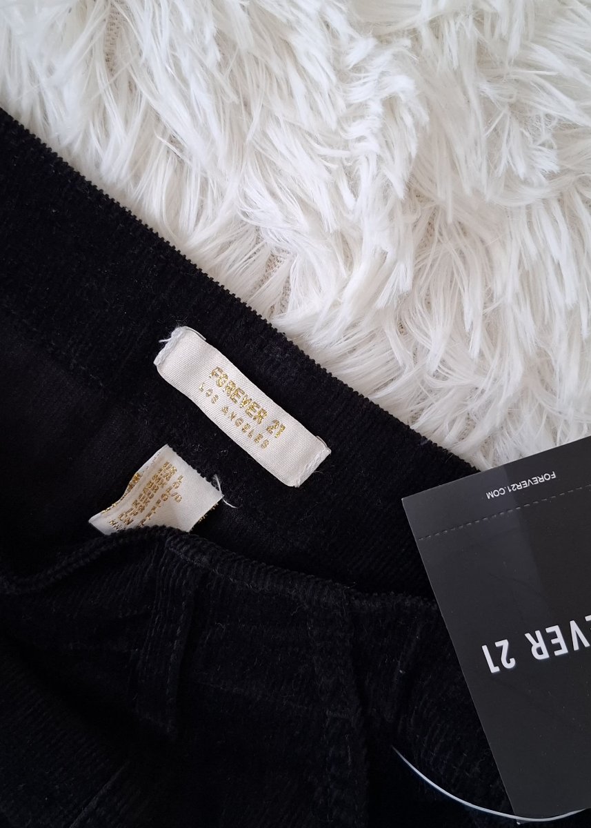 Falda FOREVER 21 Negra con Botones — miniatura 4
