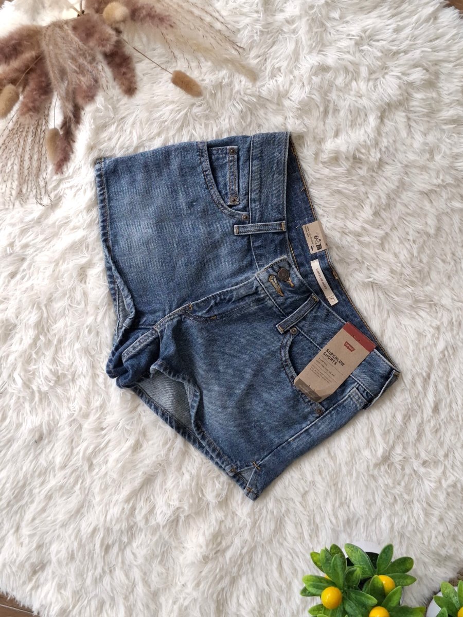 Short LEVI'S de Mezclilla Tiro Bajo — miniatura 2