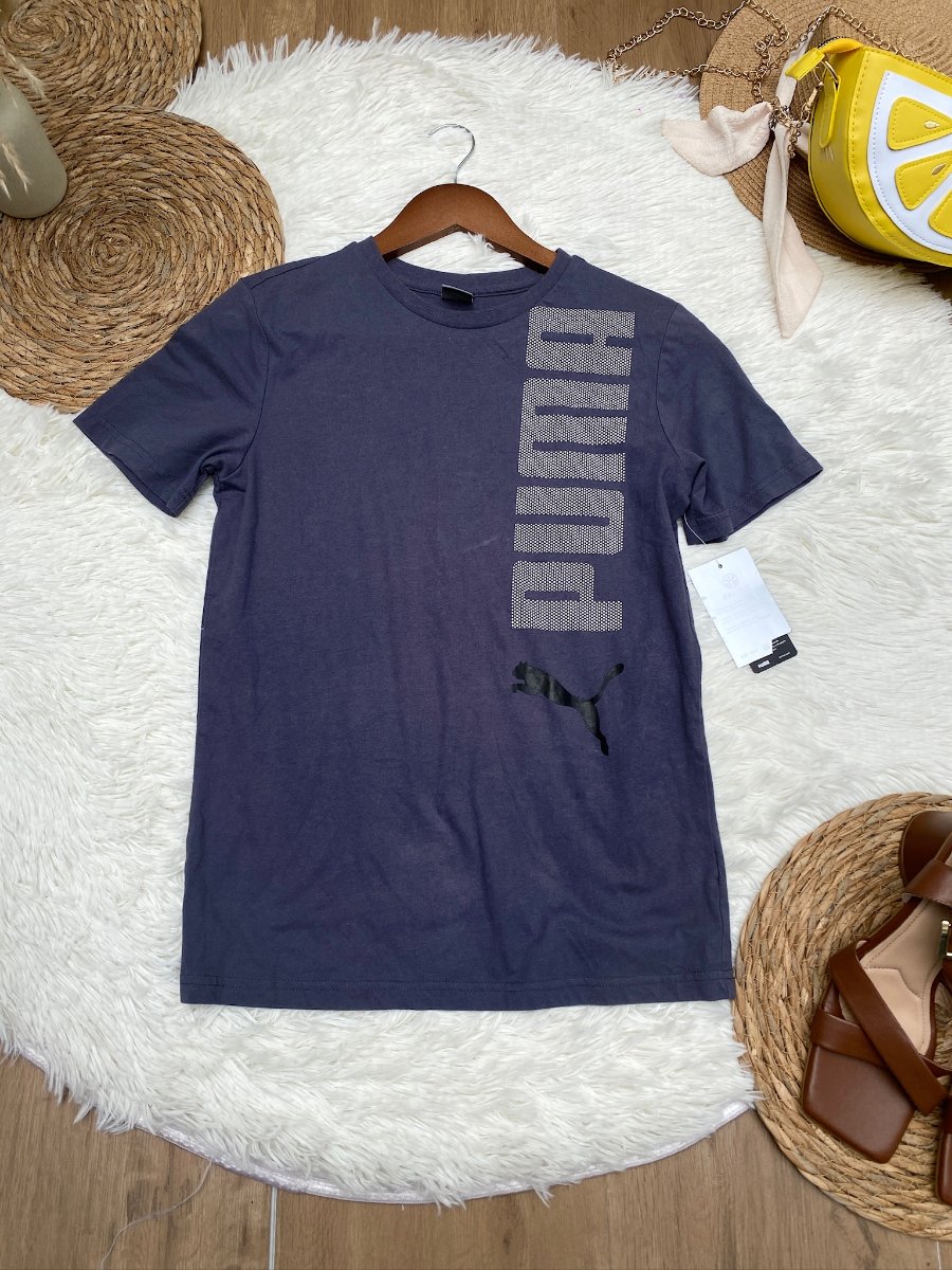 Playera PUMA Logo Vertical Gris — miniatura 2