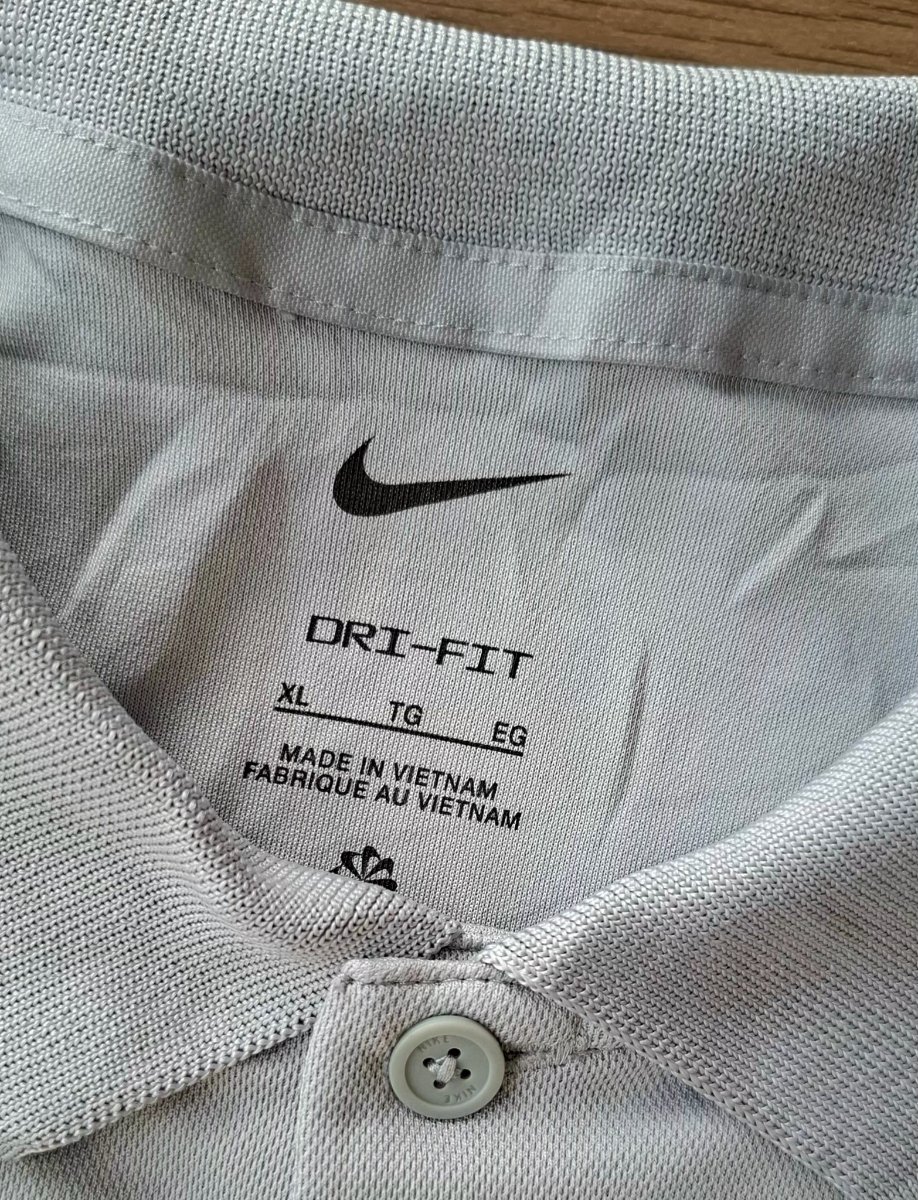 Playera Polo NIKE Dri-FIT Gris — miniatura 4