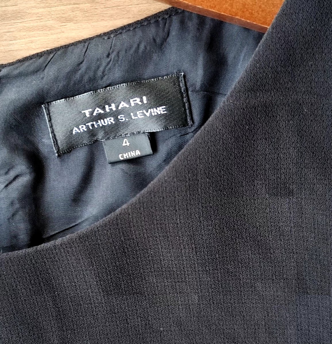 Vestido TAHARI Elegancia en Contraste — miniatura 4