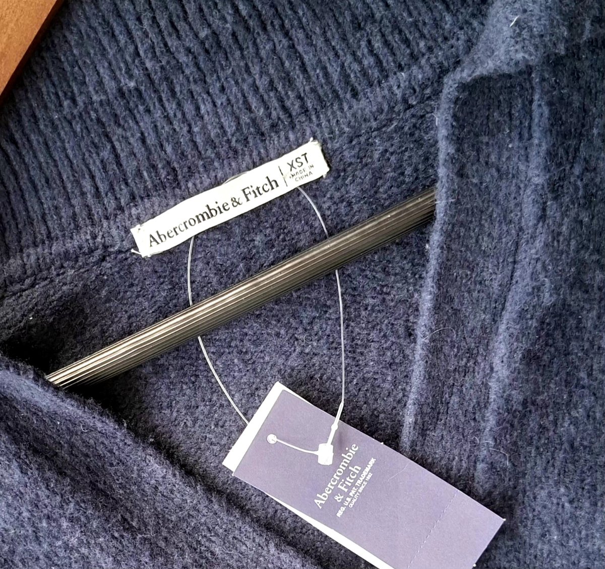 Suéter ABERCROMBIE & FITCH Azul Profundo — miniatura 4